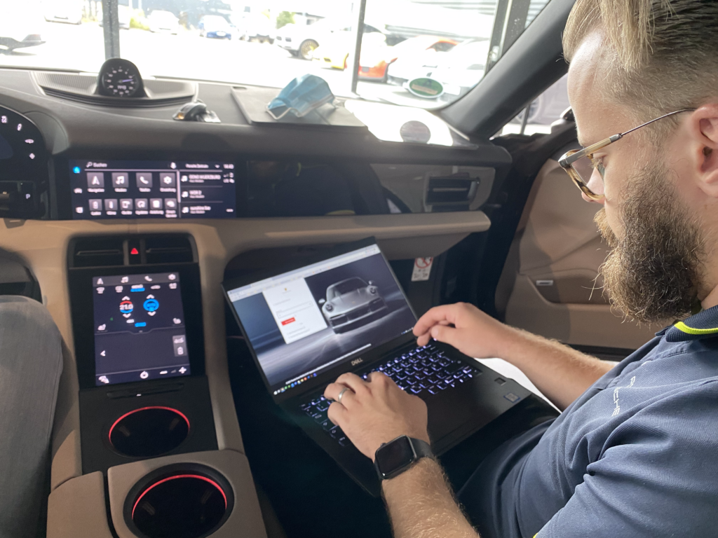 CARUSO on the Road with Porsche and HUK_V2