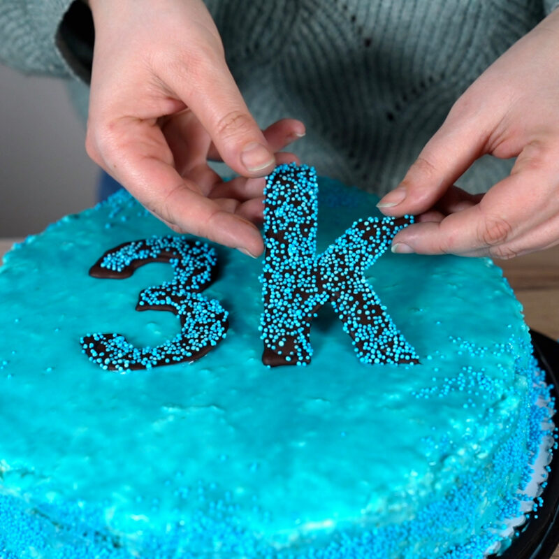3k Followers LinkedIn Cake